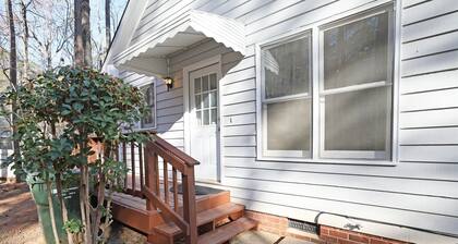 Renovated Modern 3 BR Retreat 2 mi from Duke