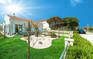 Property grounds - 4 bedroom awesome home in Privlaka (Privlaka)