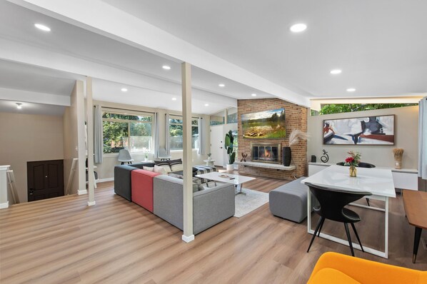 Interior detail - Stylish & Spacious Retreat in Downtown Bellevue (Bellevue)