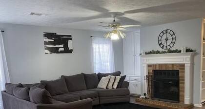 Cozy Home Away from Home “AC and High Speed Internet”