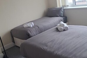 3 bedrooms, iron/ironing board, WiFi