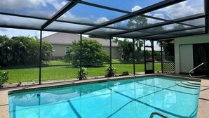 Pool - CHARMING! 3-bedroom house with Pool, WiFi, AC in marvelous Fort Myers near beach (Fort Myers)