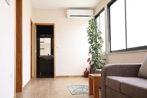 TV - Holiday Home 'Casa Do Lagar' with Mountain View, Wi-Fi and Air Conditioning (Agilde)