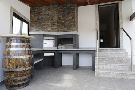Property grounds. Holiday Home 'Casa Do Lagar' with Mountain View, Wi-Fi and Air Conditioning