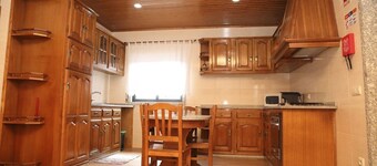 Vacation Home 'Casa Do Lagar' with Mountain View, Wi-Fi and Air Conditioning