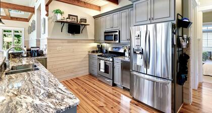 Beautiful, Peaceful Lake Home | Stunning Watts Bar Lake!