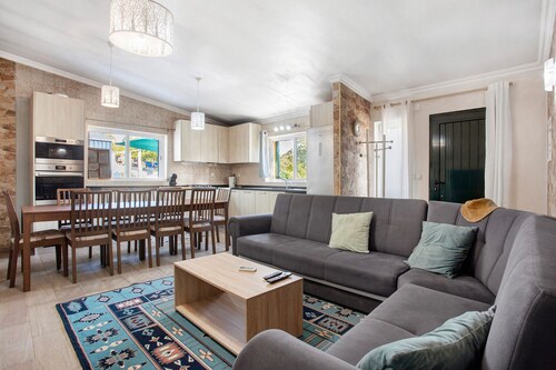 Holiday Home 'Casa 3' with Shared Pool, Wi-Fi and Air Conditioning