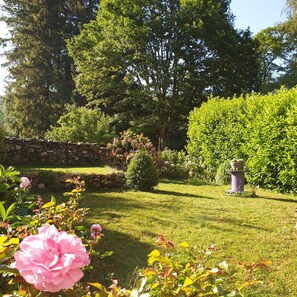 Property grounds - Guestroom Vésoles with Shared Terrace, Wi-Fi and Air Conditioning (La Salvetat)