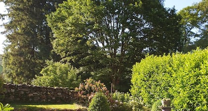 Chambre D'HÎtes Vésoles avec terrasse partagée, Wi-Fi et climatisation