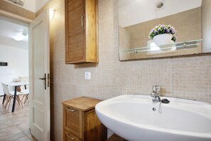 Interior - Holiday Home 'Casa 2' with Shared Pool, Wi-Fi and Air Conditioning (Vale da Pedra)