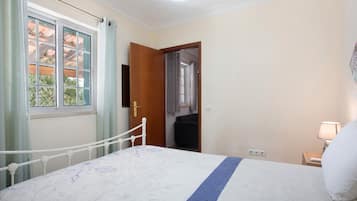 2 bedrooms, free WiFi, bed sheets