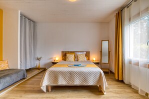 1 bedroom, free WiFi, bed sheets