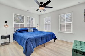 4 chambres, bureau, fer et planche à repasser, Wi-Fi