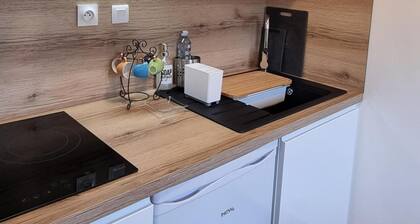 Appartement 'Les Tables Aux Vaches-Chambre Agout' avec terrasse privée, jardin privé et Wi-Fi