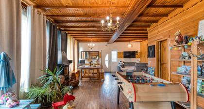 Apartment 'Les Tables Aux Vaches-Chambre Agout' with Private Terrace, Private Garden and Wi-Fi