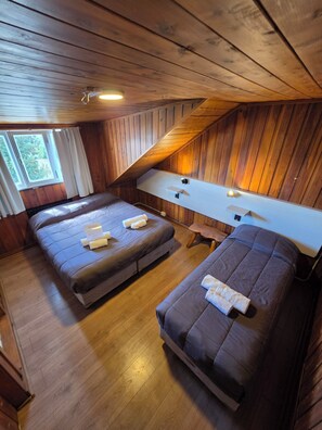 Habitación triple estándar | Wifi gratis y ropa de cama