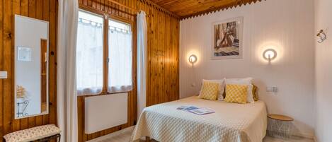 1 dormitori, wifi gratuïta i roba de llit