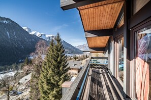 Property grounds - Entire Chalet in Châtel – Quiet, Spacious, Stunning Views (Châtel)