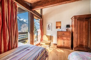 5 habitaciones, tabla de planchar con plancha y wifi gratis 