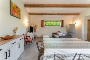 TV, ping pong - Les lavandes – Haven of peace with heated swimming pool at the gateway to the Luberon (Saumane-de-Vaucluse)