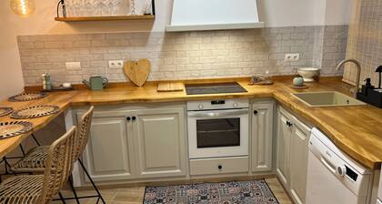 Impresionante casa reformada con encanto. Ubicación perfecta.