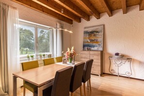 Dining - Apartment 2 in Haus Böhler on the island of Reichenau with Lake View, Terrace and Garden (Reichenau)