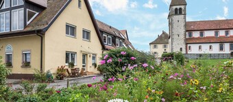 Apartment 2 in Haus Böhler on the island of Reichenau with Lake View, Terrace and Garden