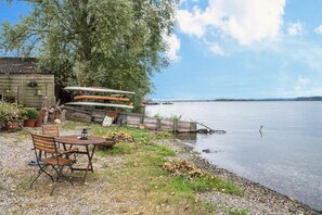 Outdoor dining - Apartment 2 in Haus Böhler on the island of Reichenau with Lake View, Terrace and Garden (Reichenau)