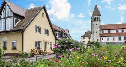 Charming apartment 1 in Haus Böhler on the island of Reichenau with lake view