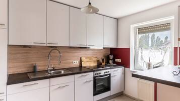 Refrigerador, horno, parrilla de estufa y lavavajillas