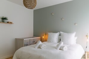 6 slaapkamers, een strijkplank/strijkijzer, gratis wifi, beddengoed