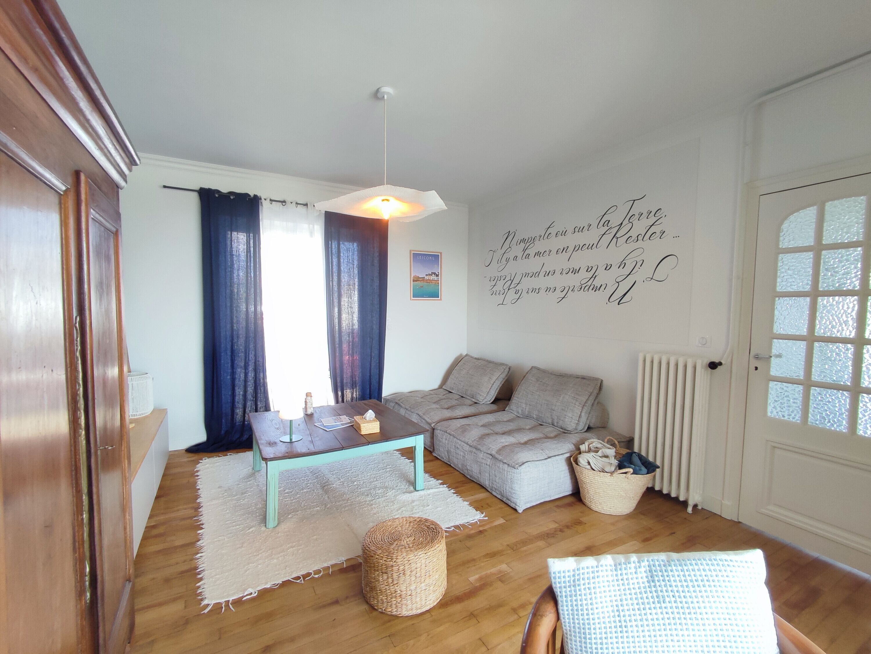 TV, fireplace, video games, DVD player