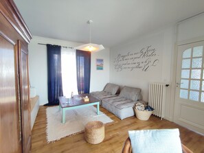 TV, peis, videospill og DVD-spiller