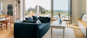 Villa Cotton – 180° Sea View and Hot Tub – 6 Bedrooms