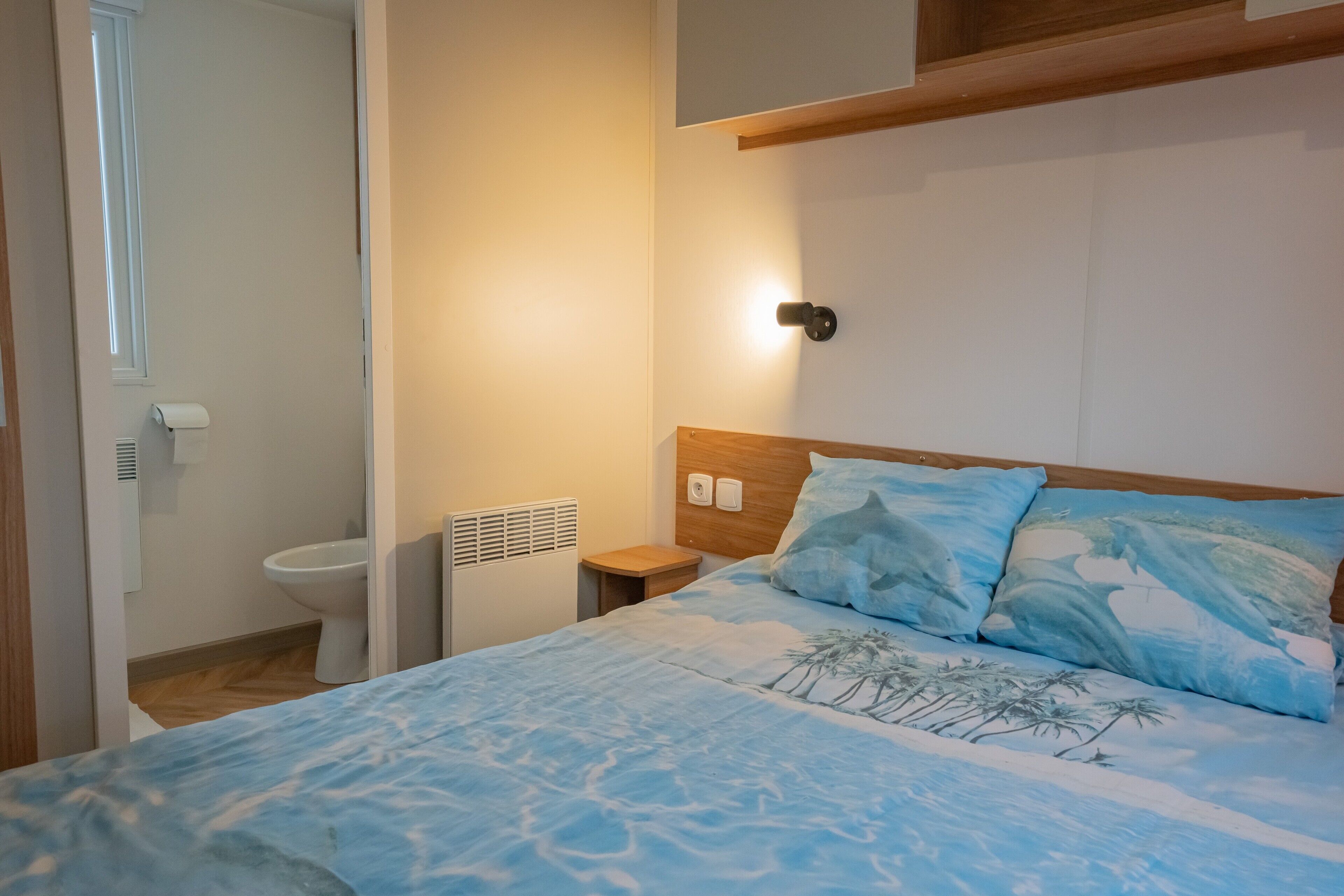 3 bedrooms, bed sheets