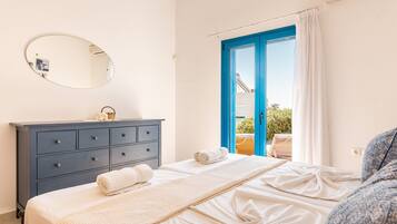 2 bedrooms, iron/ironing board, free WiFi, bed sheets