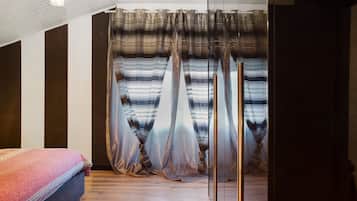 1 bedroom, free WiFi, bed sheets