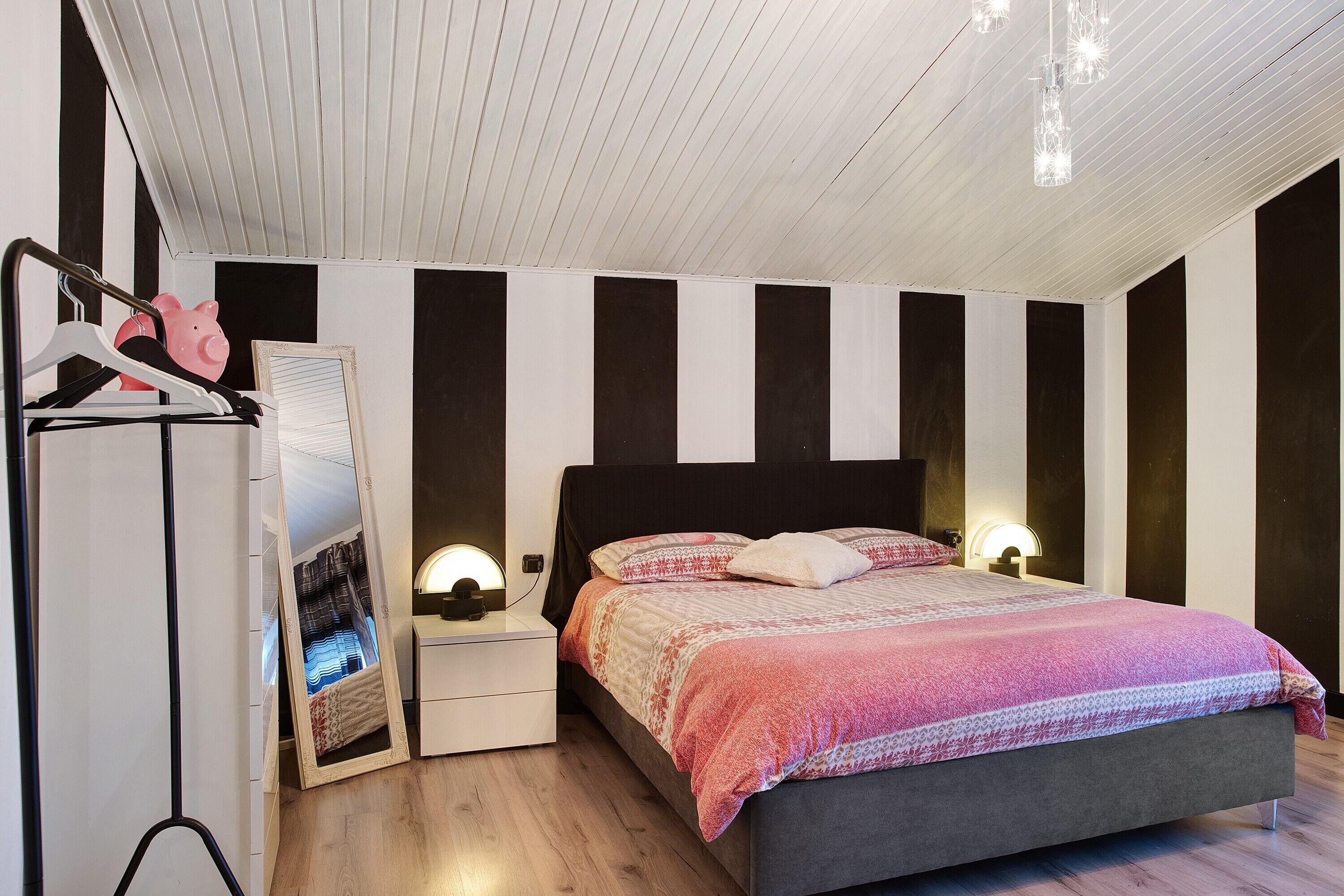 1 quarto, Wi-Fi de cortesia, roupa de cama