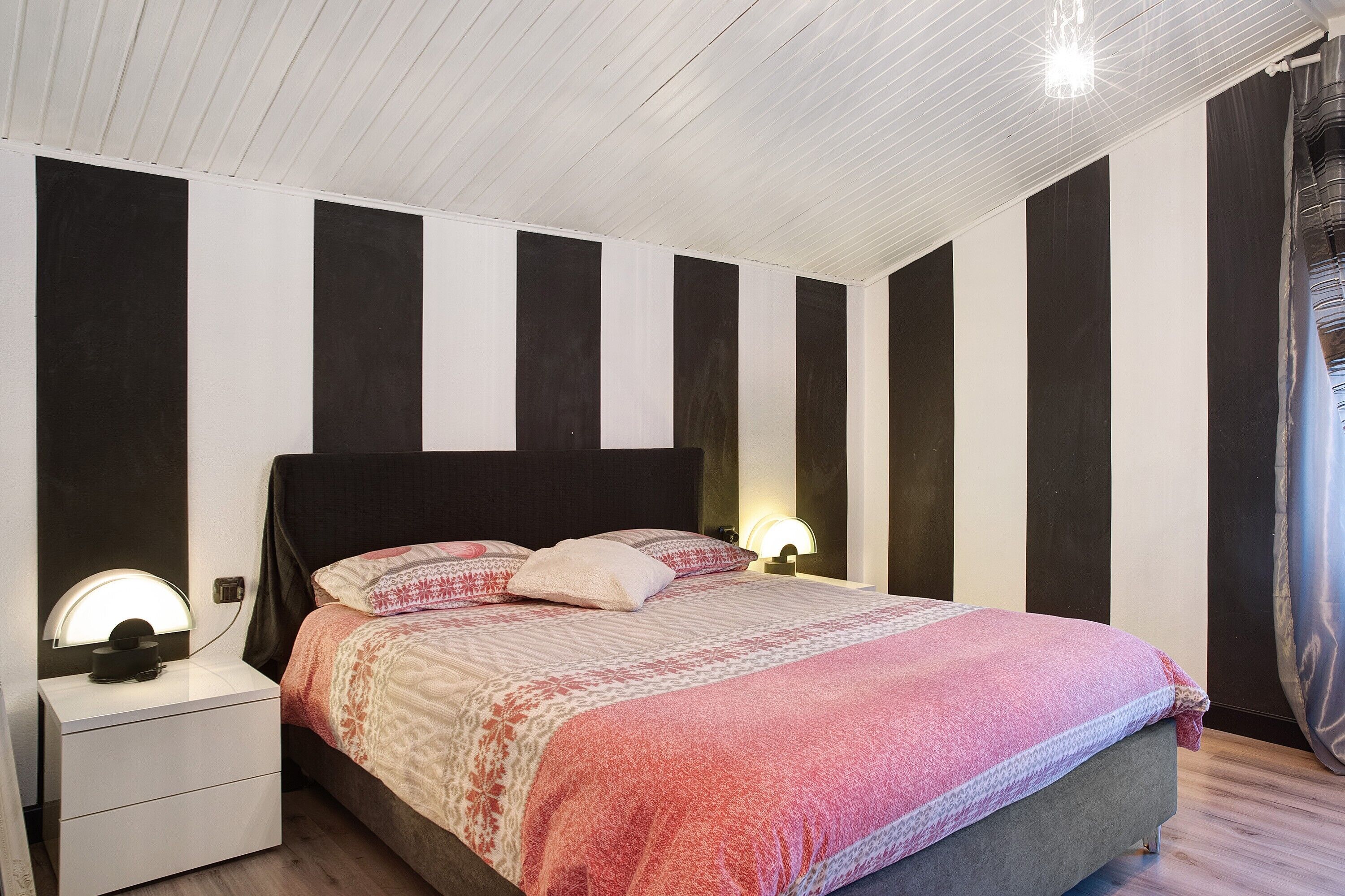 1 quarto, Wi-Fi de cortesia, roupa de cama