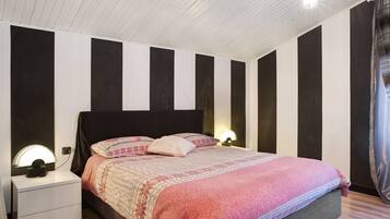 1 quarto, Wi-Fi de cortesia, roupa de cama