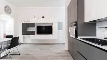 Frigorifero, forno, piano cottura, lavastoviglie