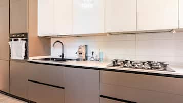 Kühlschrank, Ofen, Herdplatte, Geschirrspüler