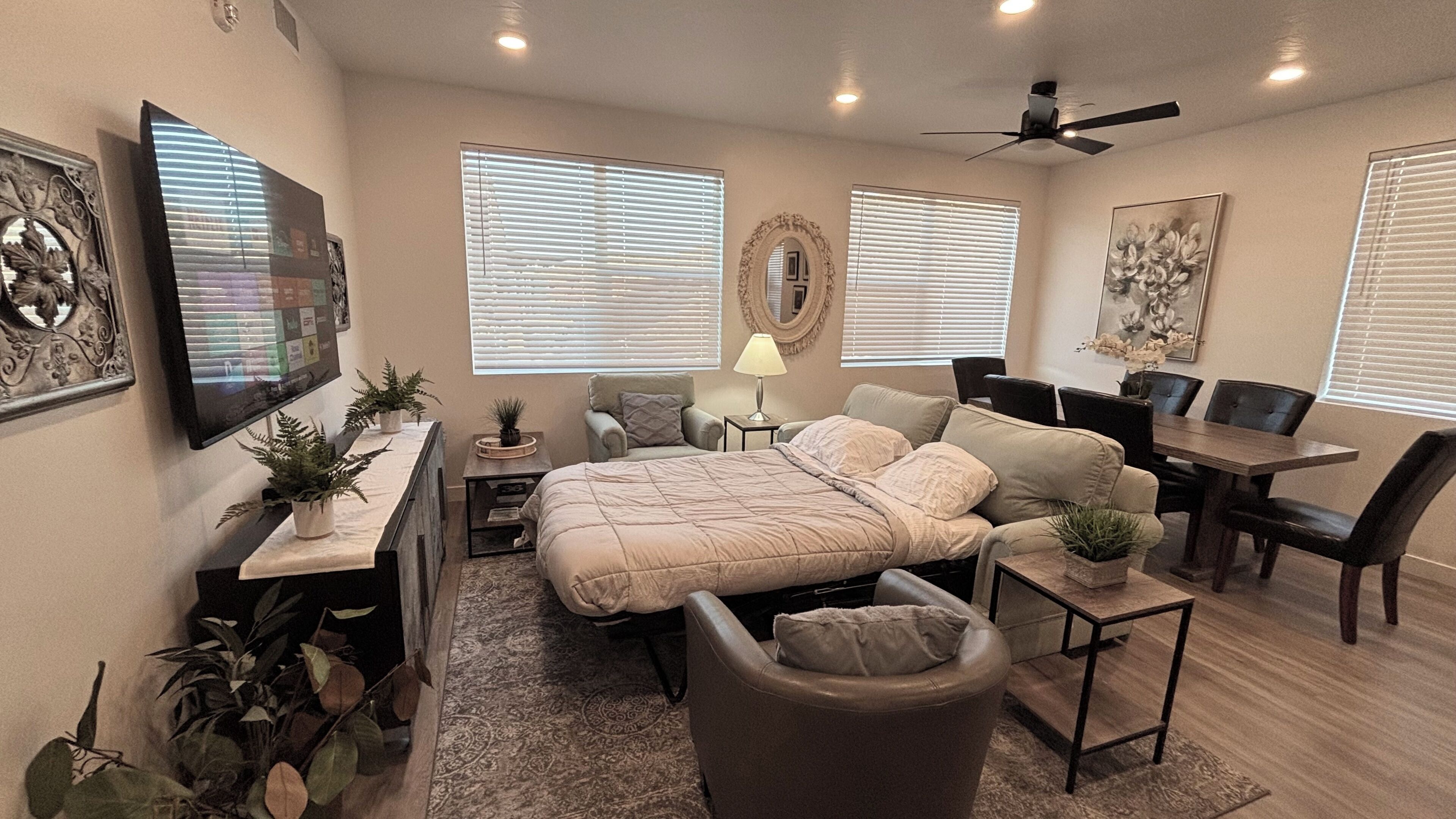 2 habitaciones, tabla de planchar con plancha y cuna de viaje 