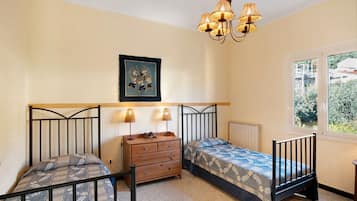 4 bedrooms, free WiFi, bed sheets
