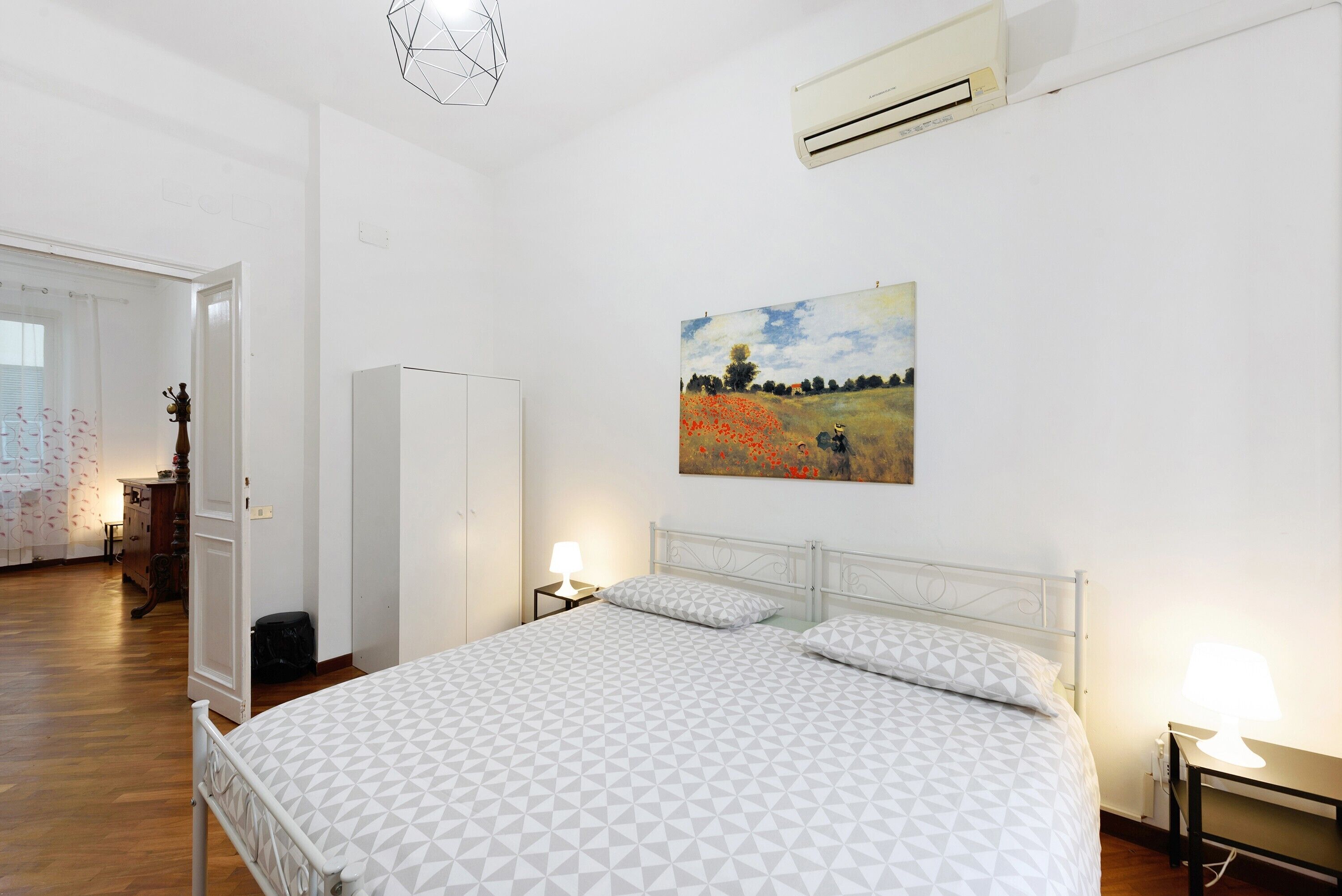 2 slaapkamers, een strijkplank/strijkijzer, gratis wifi, beddengoed