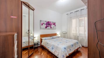 1 bedroom, iron/ironing board, free WiFi, bed sheets