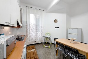 Fridge, microwave, stovetop, electric kettle