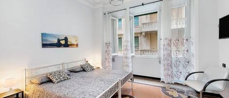3 chambres, fer et planche à repasser, Wi-Fi gratuit, draps fournis
