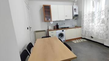Fridge, microwave, stovetop, electric kettle