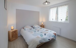 3 soverom, strykejern/-brett, reiseseng for barn og wi-fi (inkludert)